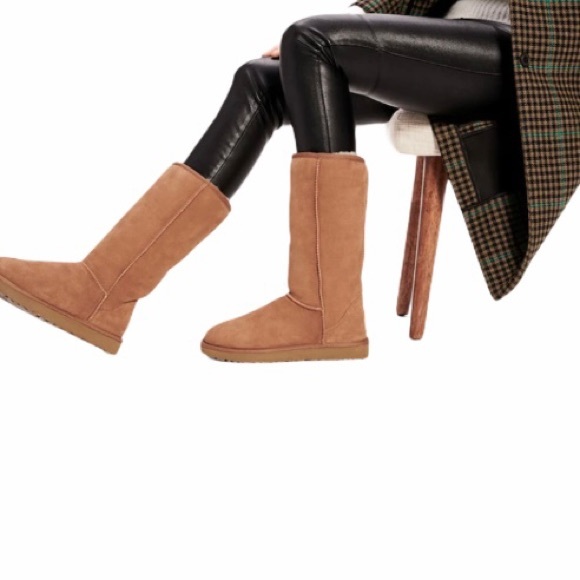 UGG CLASSIC II BOOT Tall Chestnut Size 6 - Picture 7 of 7